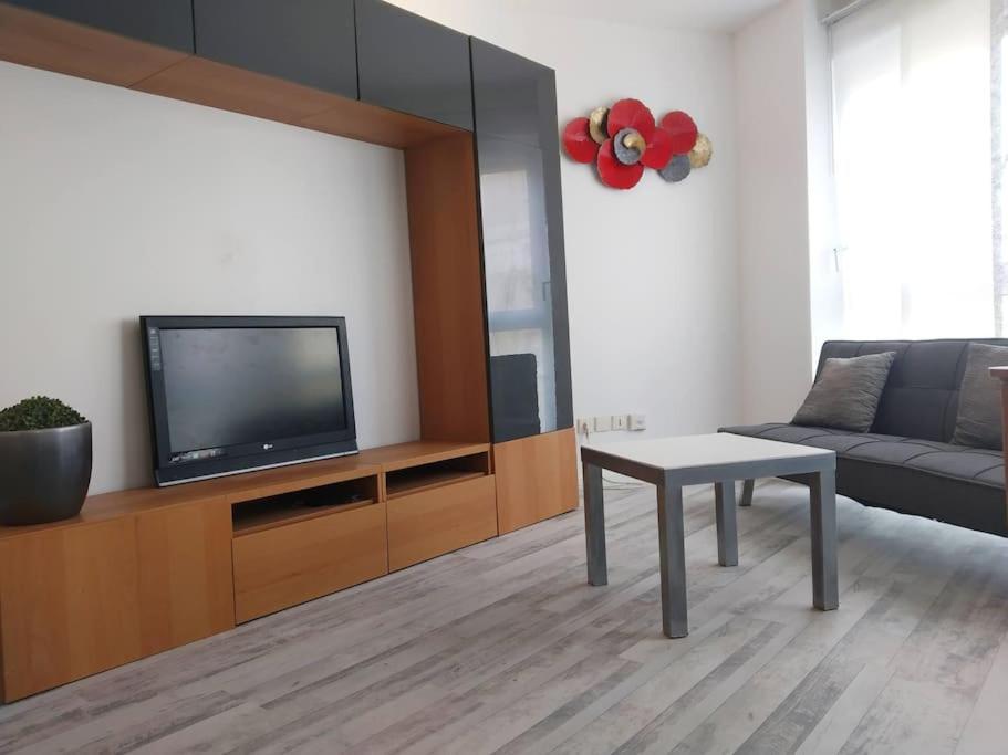 Superb Modern Apartment Клиши Экстерьер фото