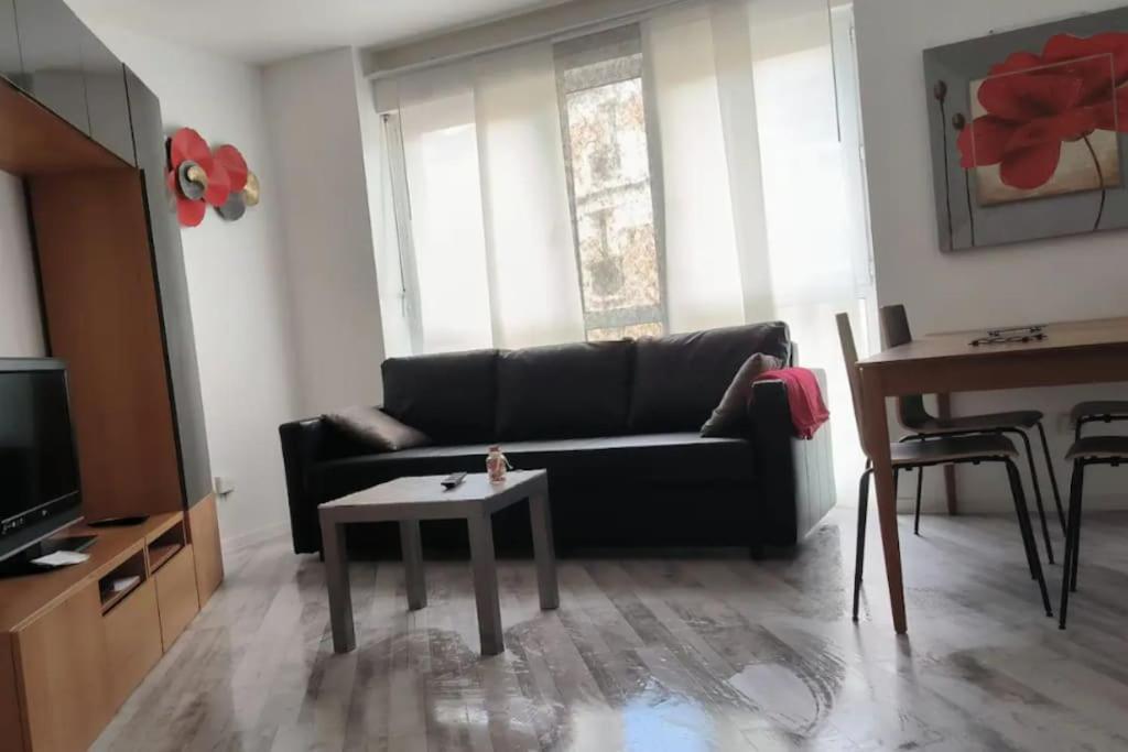 Superb Modern Apartment Клиши Экстерьер фото